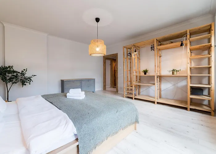 Glogowska Spacious By Bookinghost *